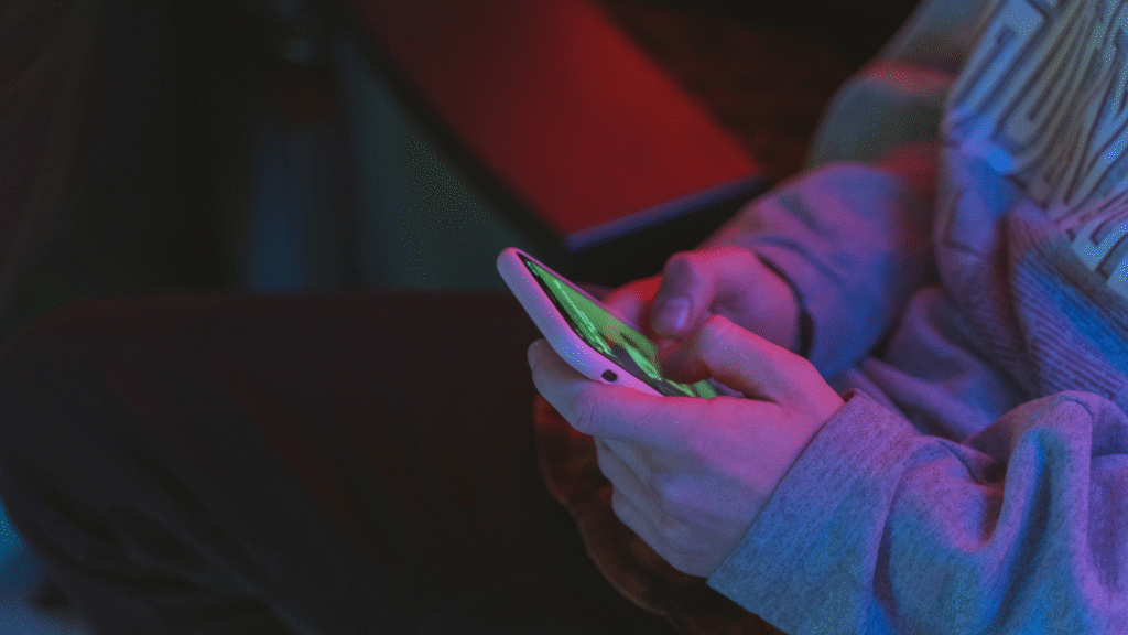 25 Phone Addiction, Screen Time, and Internet Life Puns and Jokes That Feel Way Too Accurate Phone Addiction, Screen Time, and Internet Life Puns and Jokes That Feel Way Too Accurate